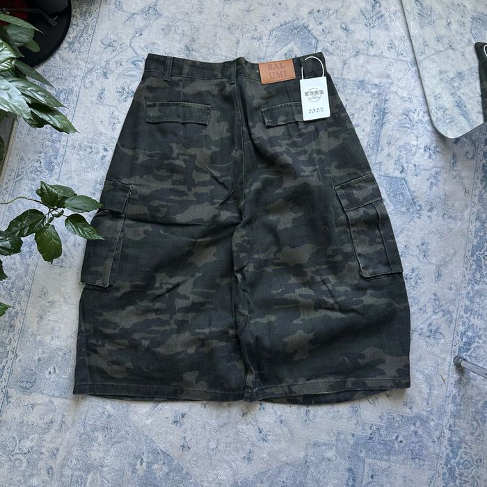 Camo cargo distressed oversize baggy y2k shorts sk8 racer jaded london balenci довгі широкі оверсайз шорти карго камо камуфляж military real tree реп