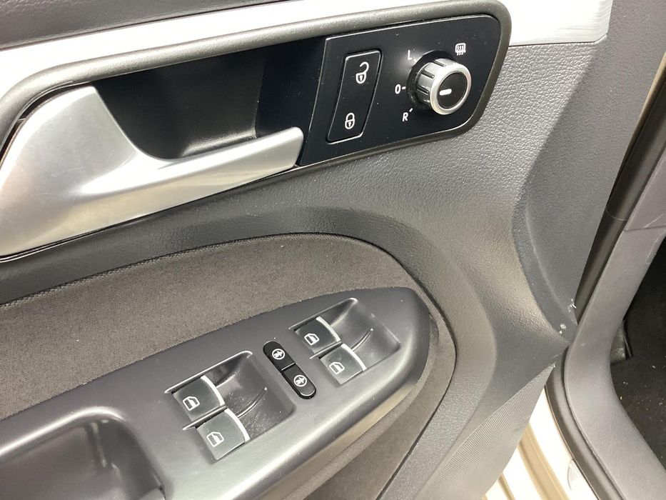 Продам свій автомобільVOLKSWAGEN TOYRAN