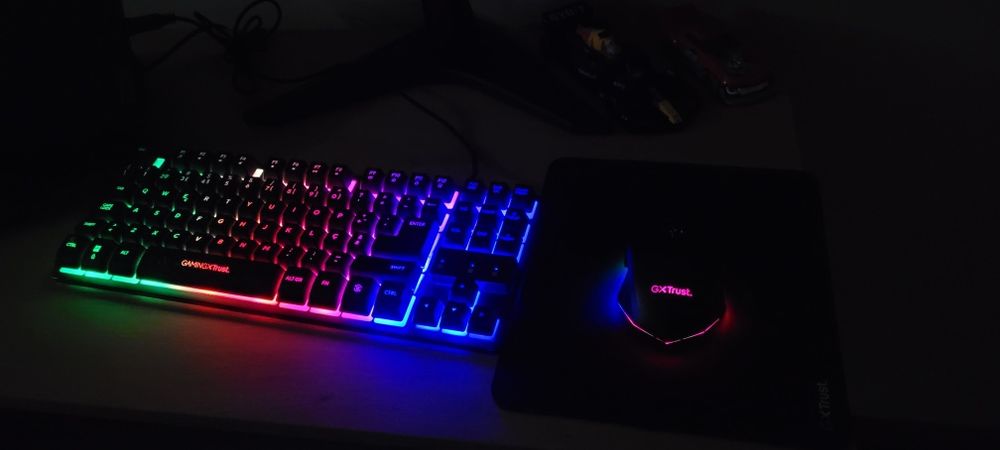 Teclado + Rato wireless + Tapete
