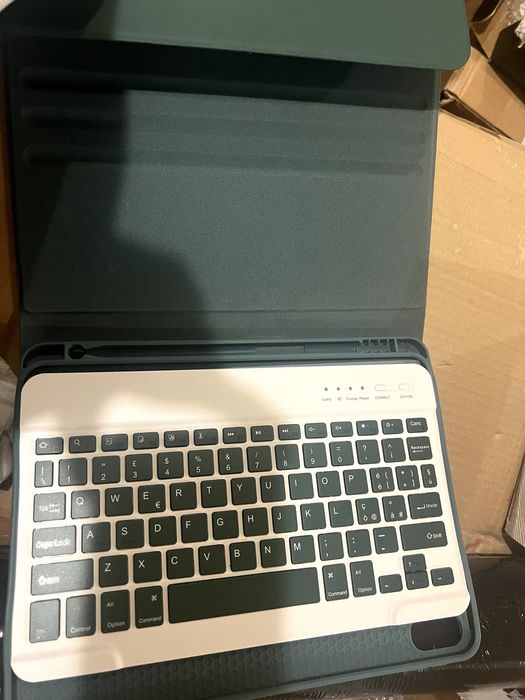 Etui iPad Air 11' Etui z klawiaturą magnetyczną zielony