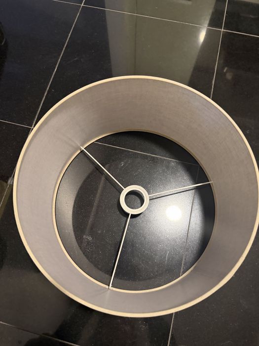 Abajour 35 cm beje com ligeiro brilho