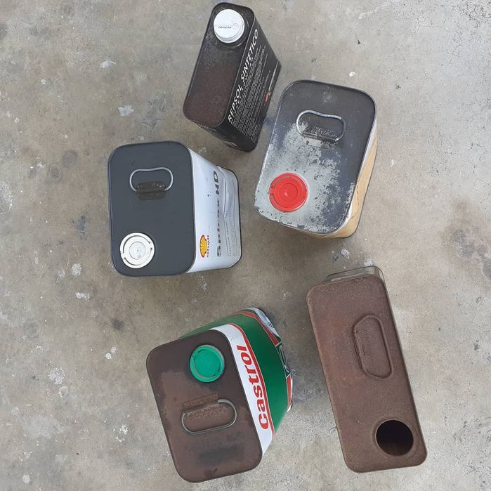 Latas de óleo vintage colecionáveis