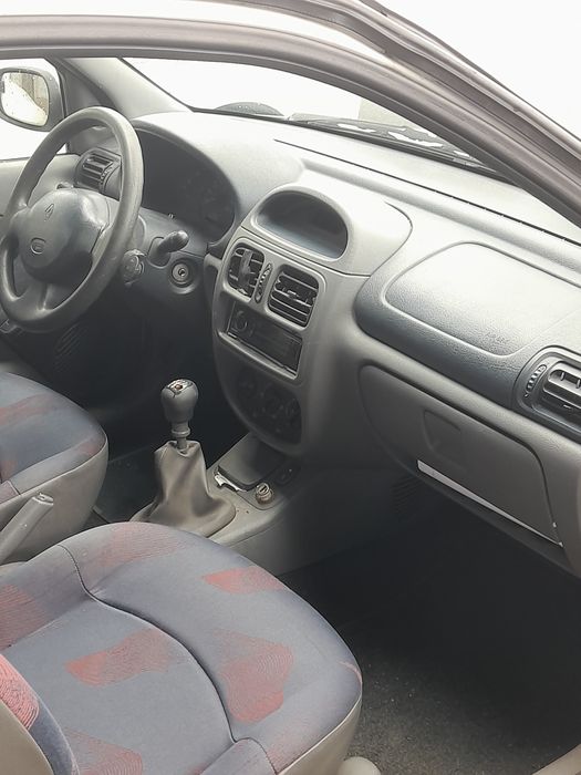 Calon Renault clio económico