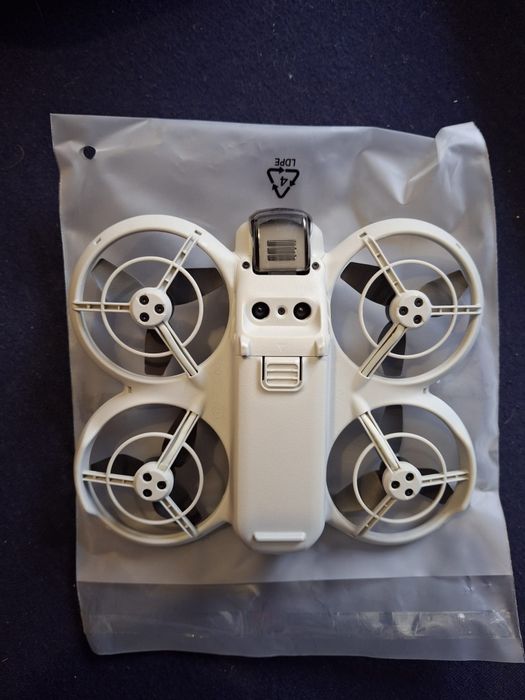 Drone DJI Neo.   Ofereço Volante