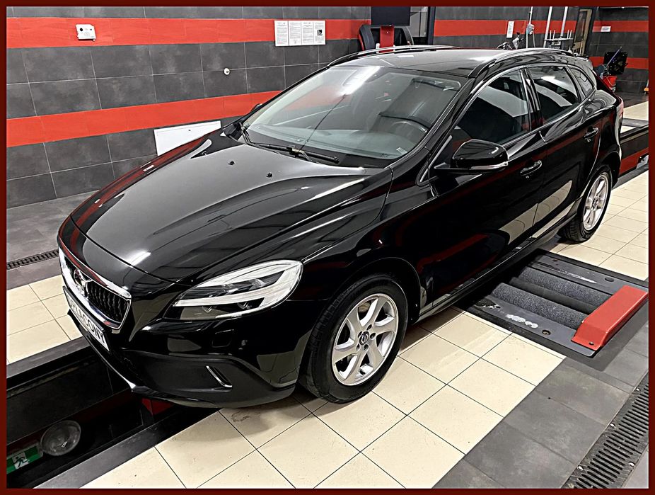 Volvo V40 Cross Country LIFT 2.0 Diesel Automat Bi Xenon Ledy