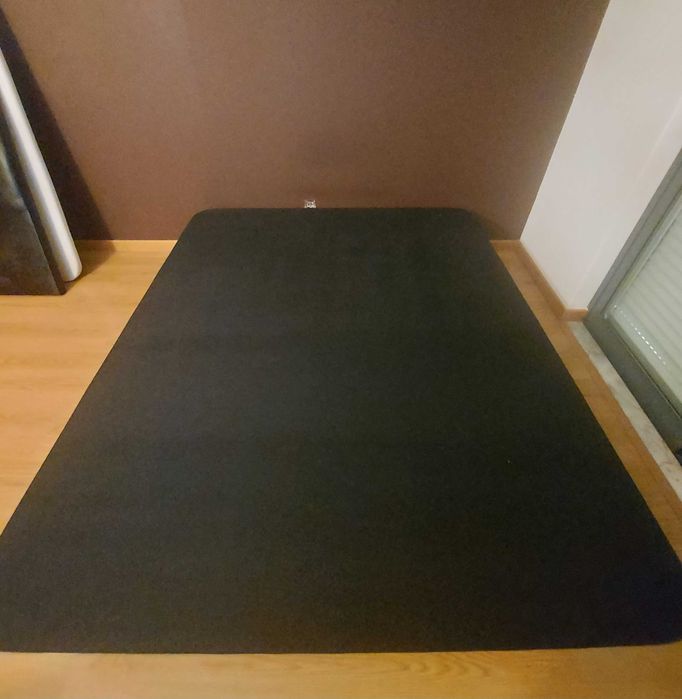 Estrato 1,60 x 200, está em bom estado