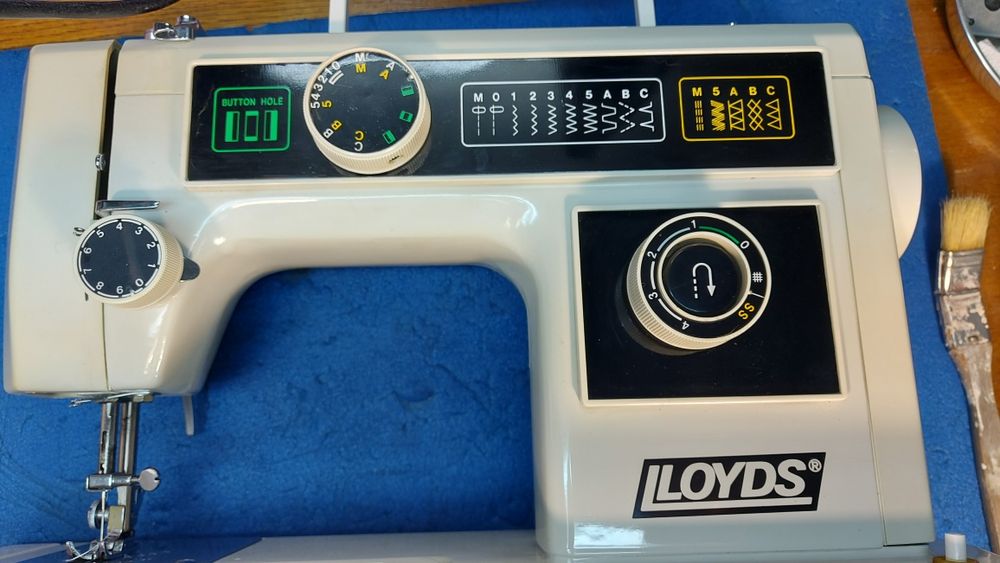 Maszyna do szycia lloyds