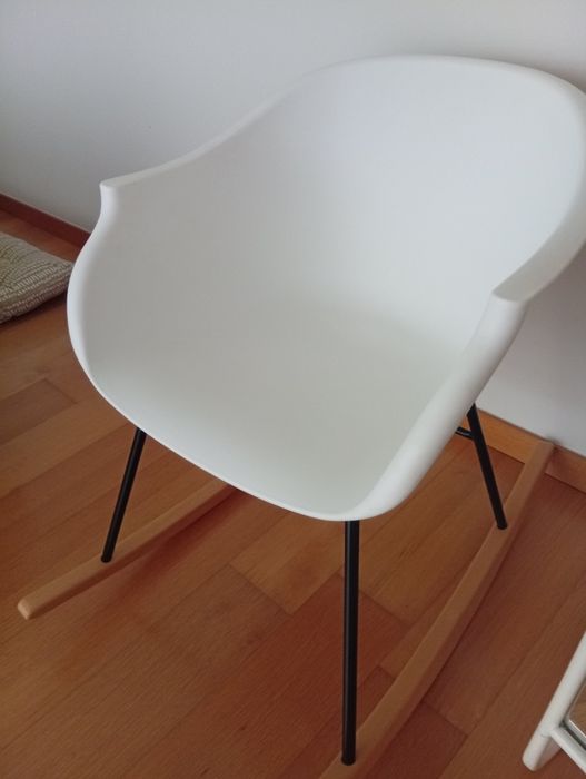 Cadeira baloiço estilo nordido
