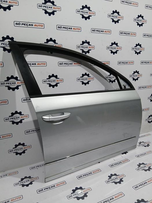 PORTA FRENTE DIREITA PRATEADO VOLSWAGEN PASSAT B6 SALOON 1.6TDI ANO: 2