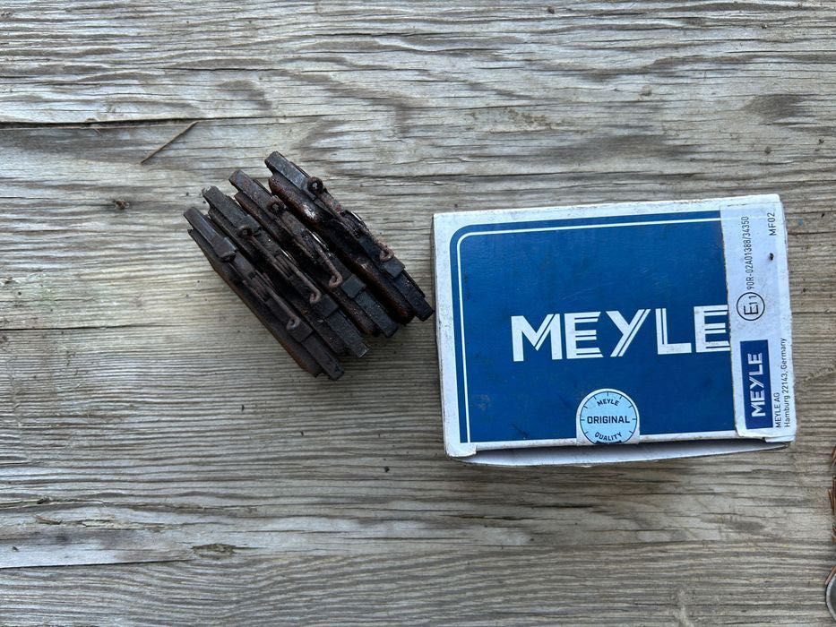 Задние тормозные колодки Гольф 3, Пассат Б3 4, Венто