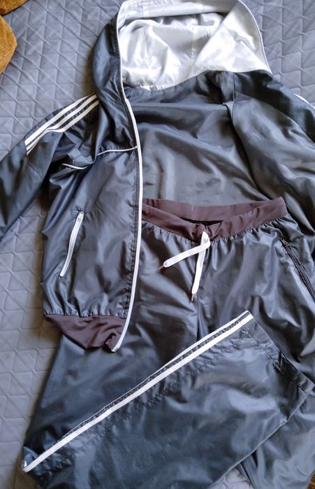 Спортивний костюм із плащової тканини 46р.