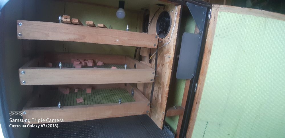 Продам автоматичний інкубатор.