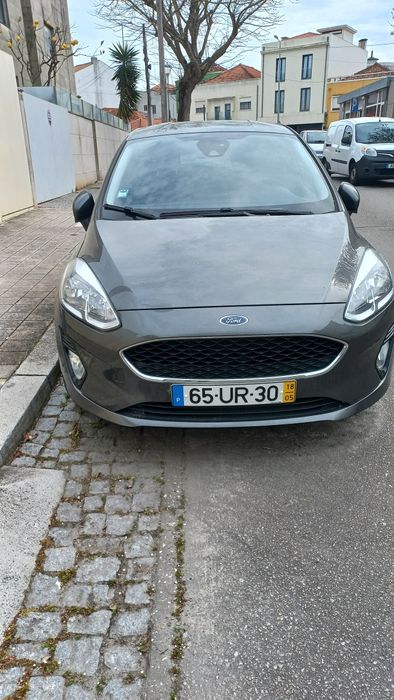 Carro ford fiesta