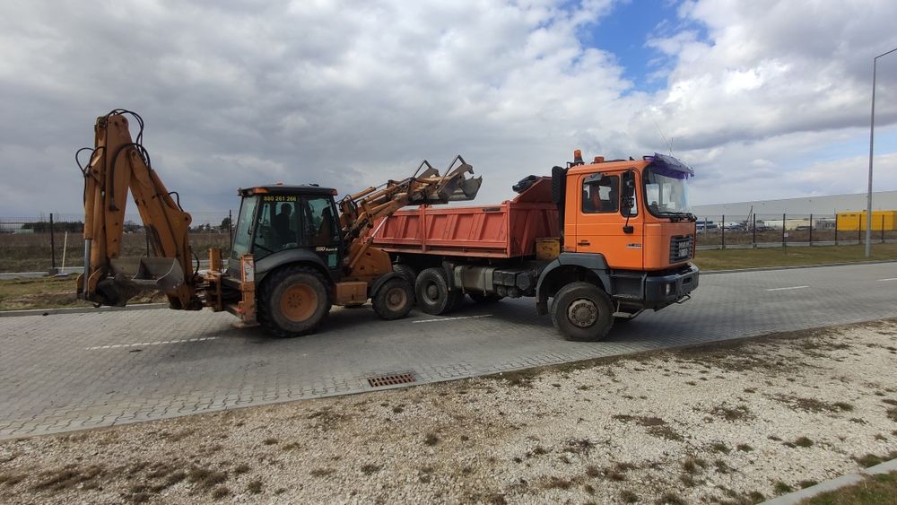 Koparka Transport wywrotka piasek kruszywa prace ziemne wykopy