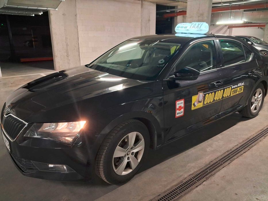 Przewóz osób - cały kraj - Skoda Superb