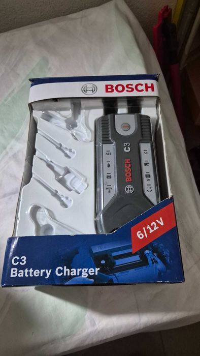 Carregador de bateria Bosch C3