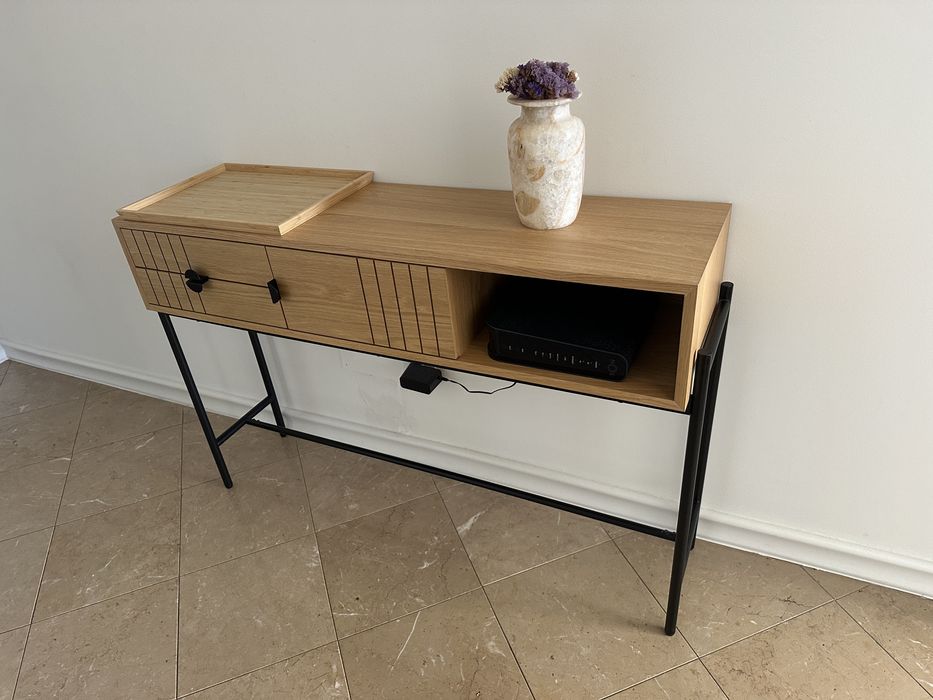 Consola em Carvalho com arrumação