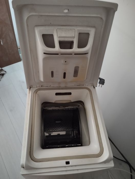 Продаю старенькую стиральную машинку.