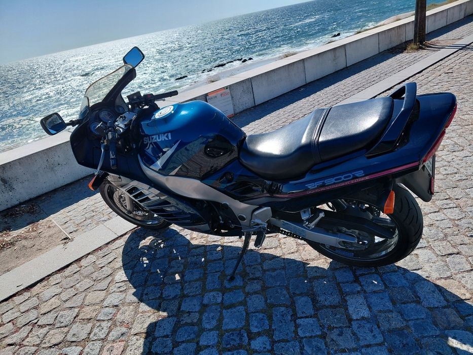 Suzuki  RF900 ...