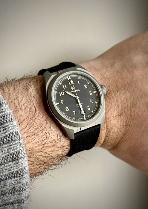 Zegarek Formex Field Ash Gray tytan Sellita SW200.