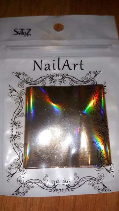 Стразы и голография для маникюра и педикюра