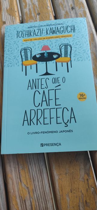 Livro " Antes que o café arrefeça"