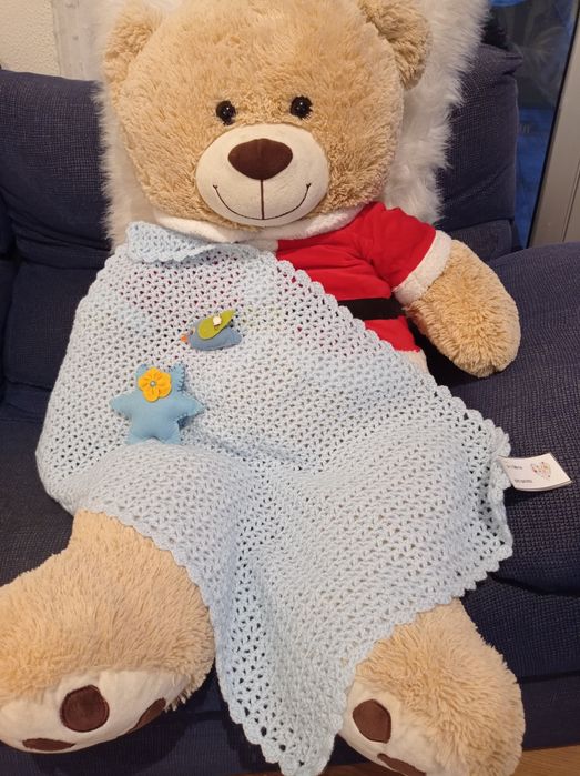 Manta de bebé  feita à mão nova.