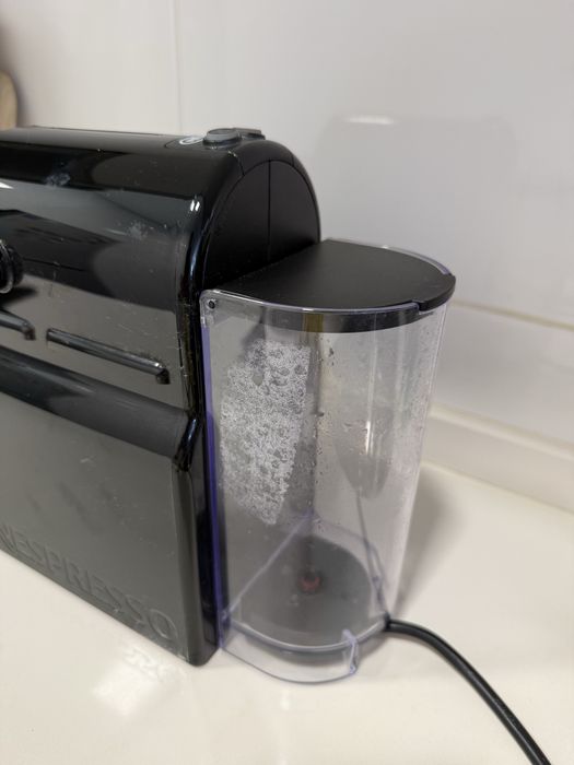 Nespresso Inissia De’Longhi EN80 – para peças ou reparação