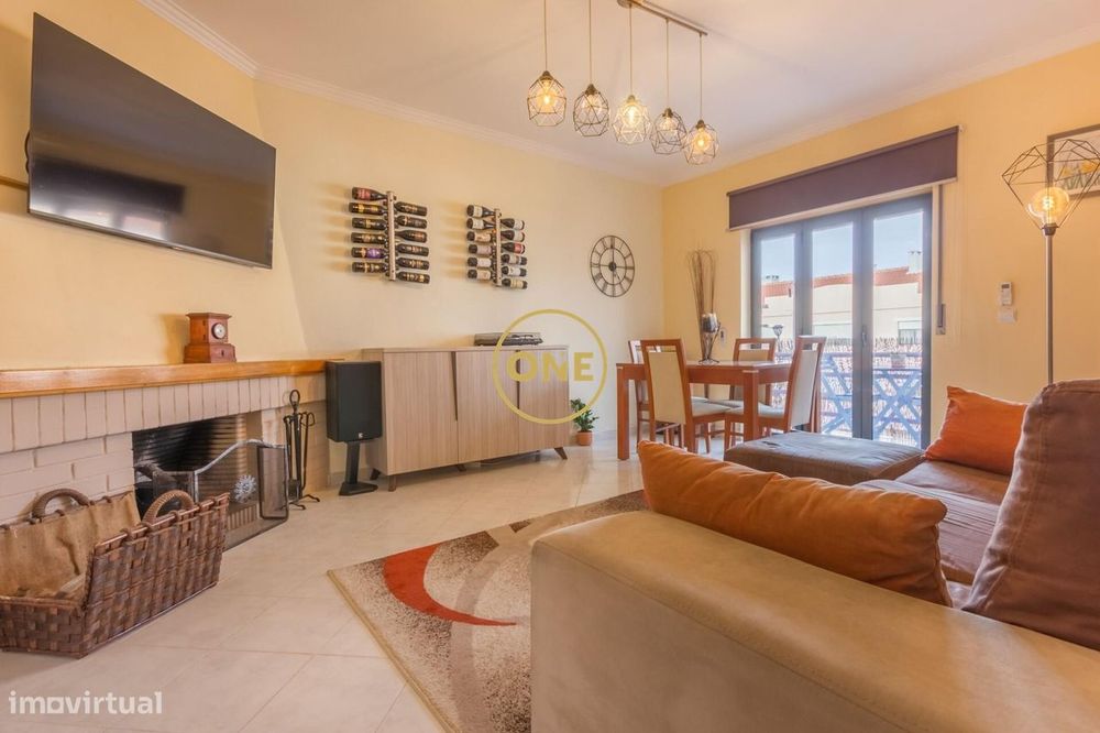 Apartamento T3 com Lareira em Azeitão