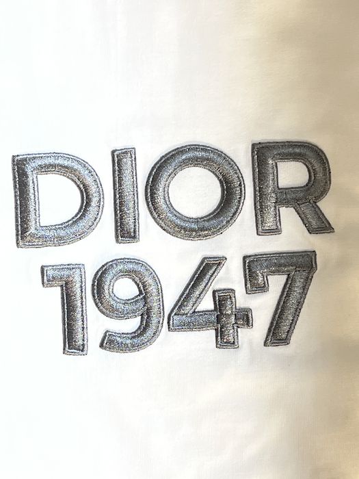 T-shirt Dior 1947 Branca - Bordado Prateado - Tamanho L