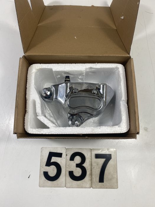 Harley Davidson Softail Dyna Zacisk hamulcowy HardDrive Chrome A537