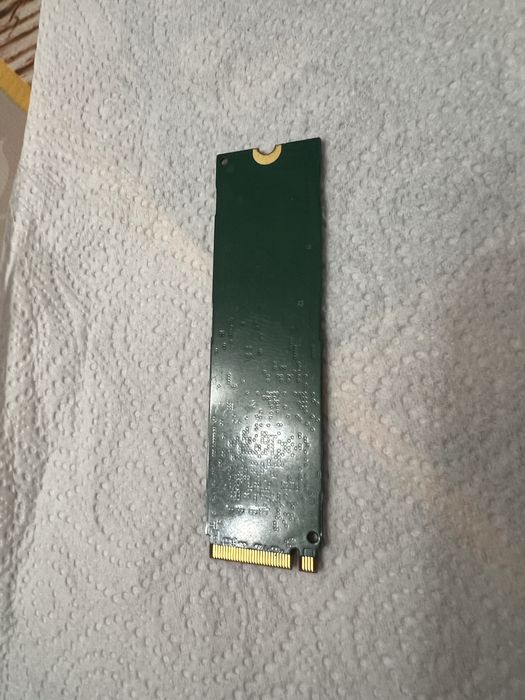 SSD накопичувач Samsung 256Gb в наявності не одна