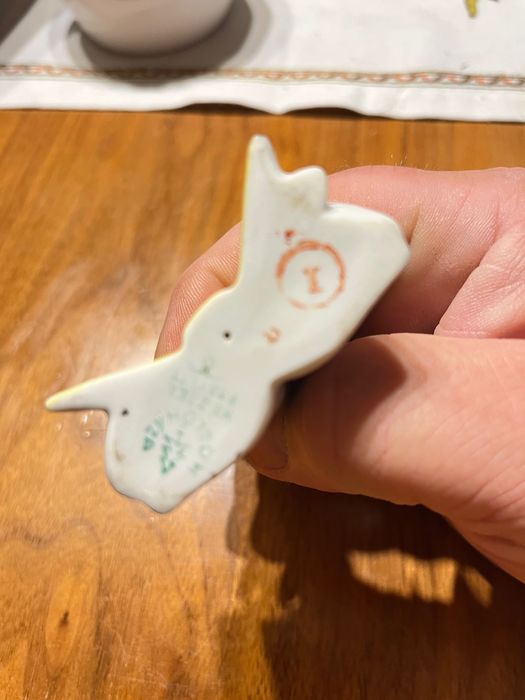 Sowa ART DECO  na książce Hollohaza nie Ćmielów lata 60 te