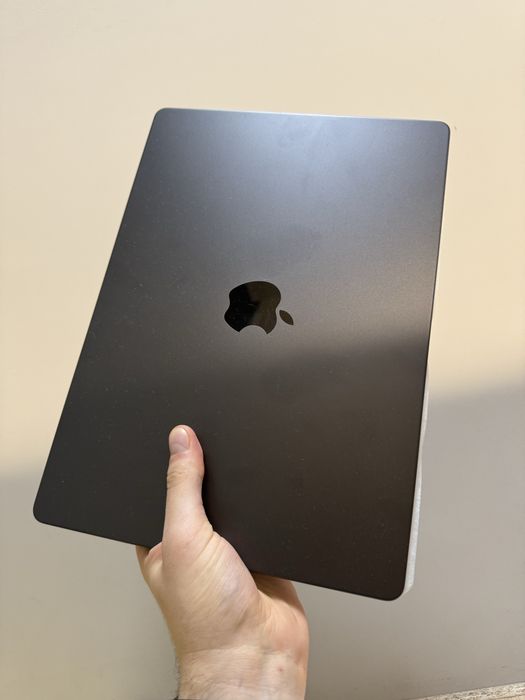 MacBook Pro 14 M3 Pro 512 ssd space black MRX33