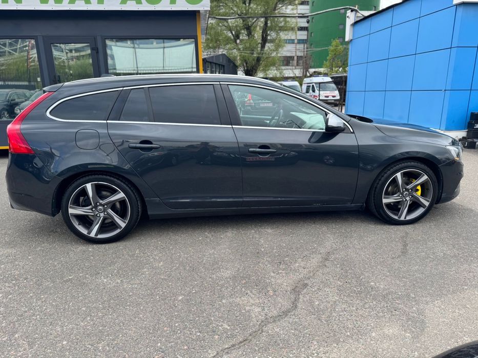 VOLVO V60 R-DESIGN SUMMUM автомат ВІДЕО ВІДЕО