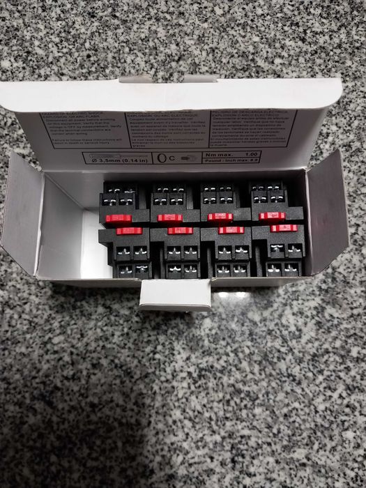 Reles + Bases Schneider 24vdc