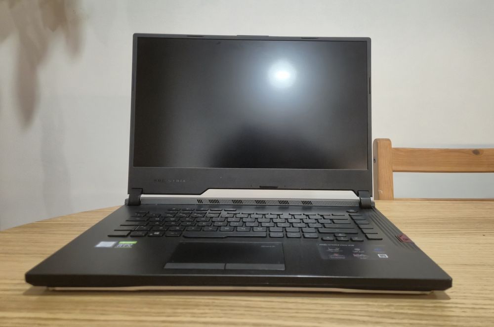 ASUS ROG Strix III ( Defeito )438006607082967040