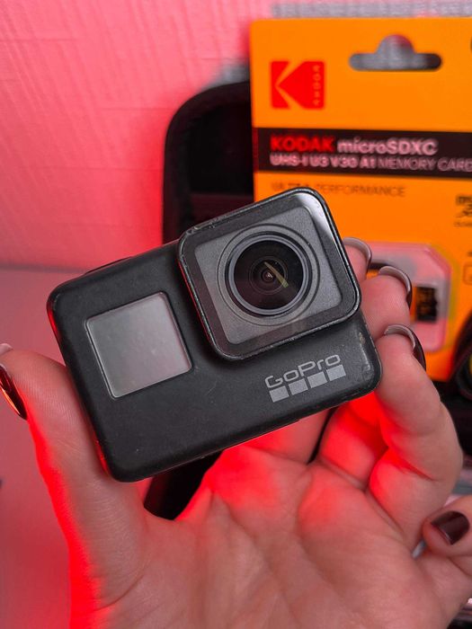 Екшн-камера GoPro Hero 7 Black з усім потрібним для початку зйомки