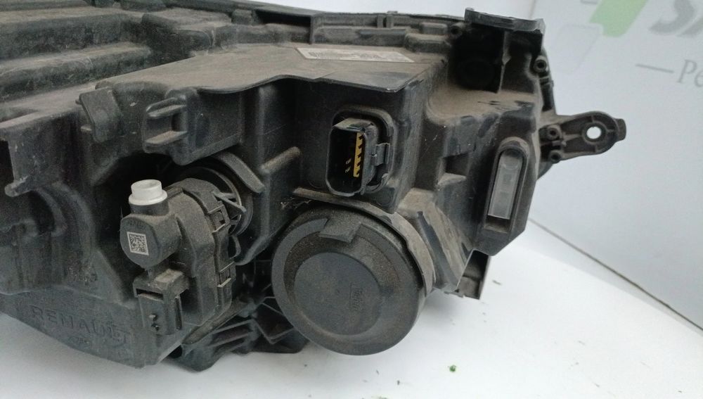 Ótica / farol esquerda DACIA Duster (HM_)