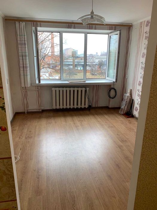 Продаю  економну  квартиру 3й поверх (Черемушки)