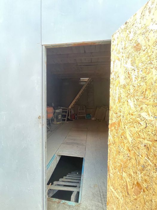 Продам гараж 2-х поверховий