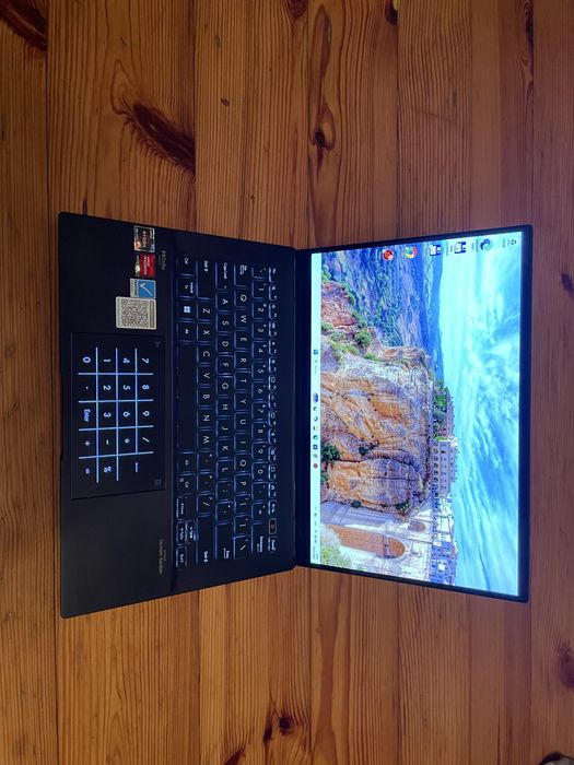 Asus Zenbook UM3402YA  Ryzen 5 8GB 256GB SSD Windows 11