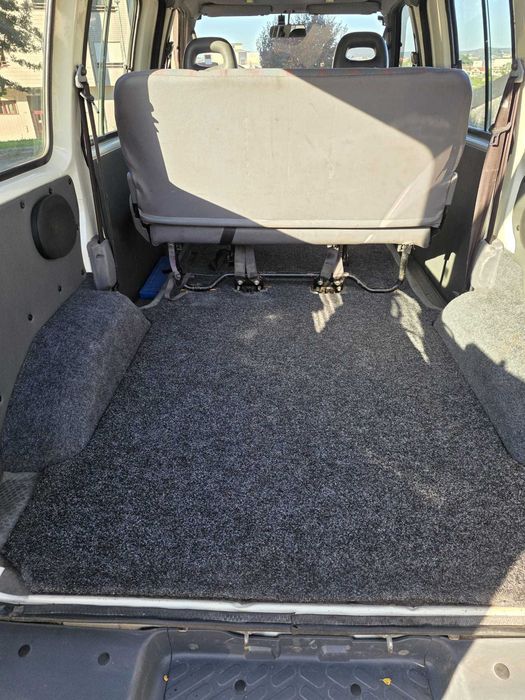 Imaculada Nissan Vanette 2.3D (5 Lugares / Mista) Vários Extras