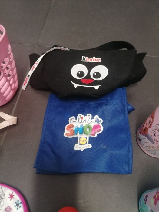 Brinquedos : minnions e outros : 50 peças