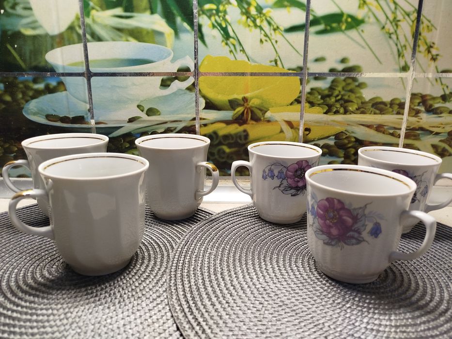 Фарфоровая чашка