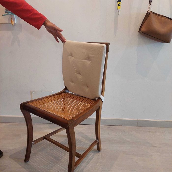 Vendo Mesa e 8 cadeiras usadas