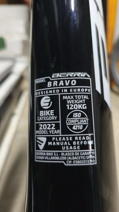 Bicicleta berria em carbono