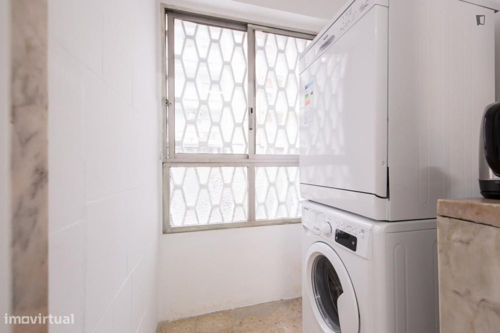 Quarto - localizado em Benfica Lisbon