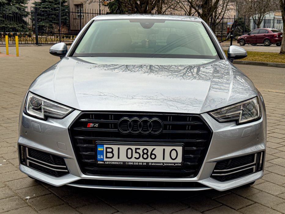 Продам audi a4 b9
