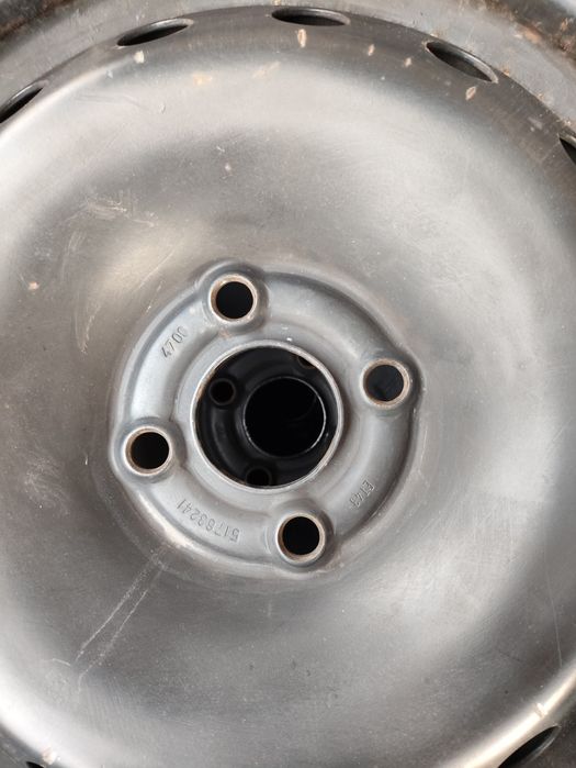 Koła z oponami zimowymi r15